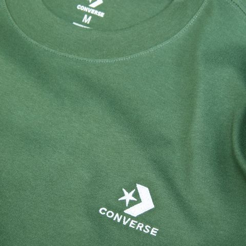 Camiseta Converse Go-To Embroidered Star Chevron Standard-Fit